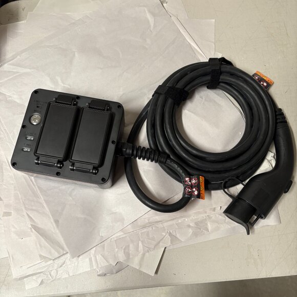 Jeep SXT-M-3800AAUUS Off-Board Power Panel Charger – Lightly Used - Picture 4 of 9